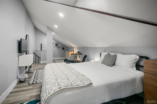 Building Photo - 815 Rutger St