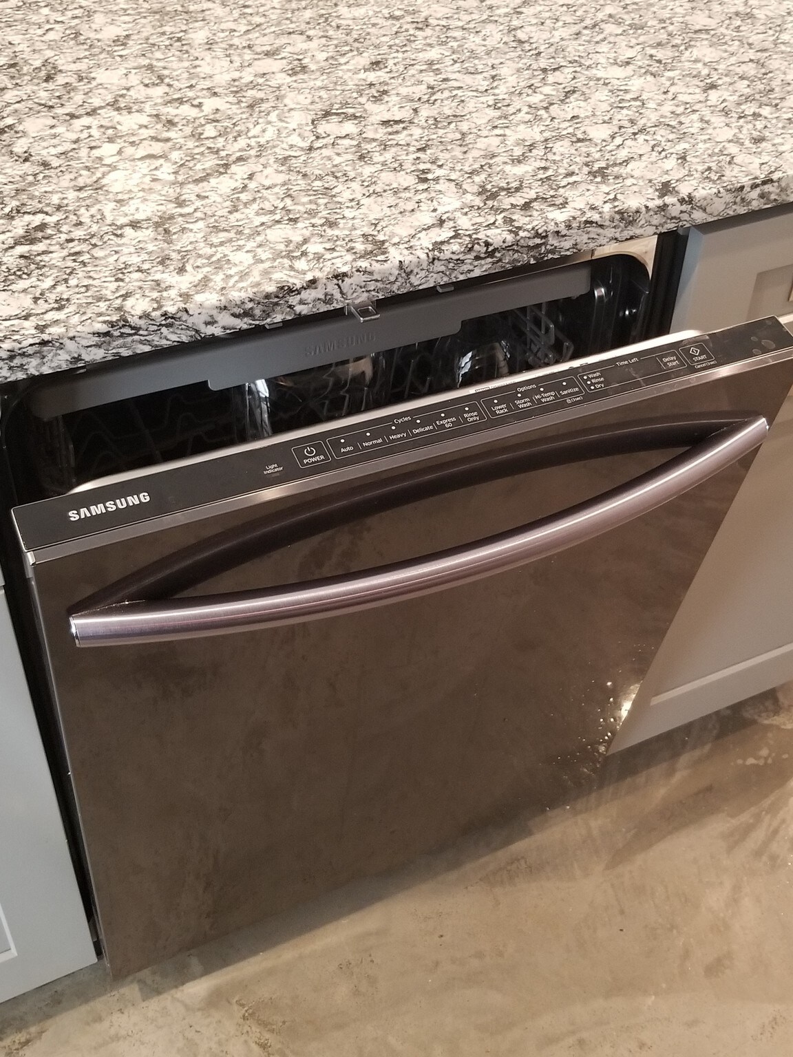 dishwasher - 3107 14th St NE