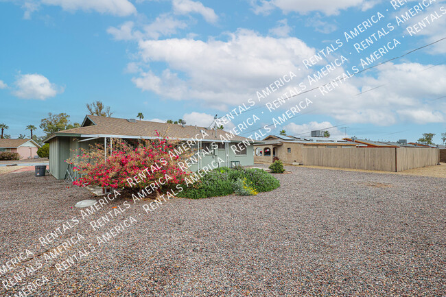 Building Photo - 12450 N Augusta Dr