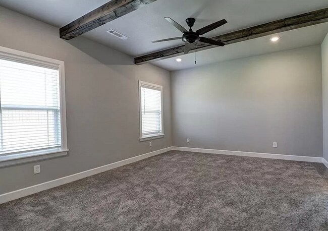 Building Photo - 3701 SW Ryegrass Rd