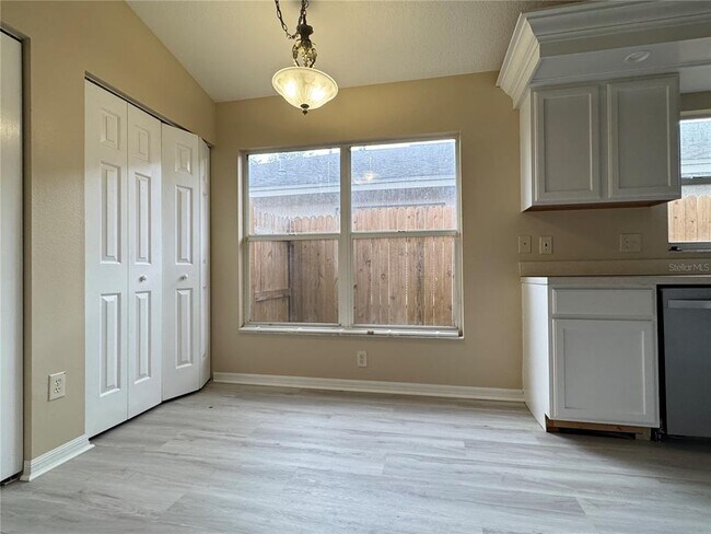 Building Photo - 27618 Sky Lake Cir