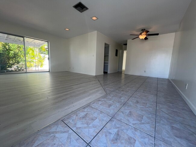 Building Photo - 136 Yacht Club Dr