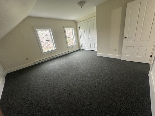 Building Photo - 799 River Rd