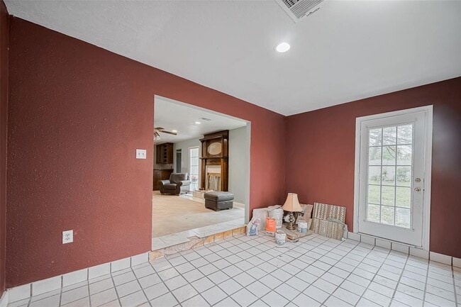 Building Photo - 4015 Black Locust Dr