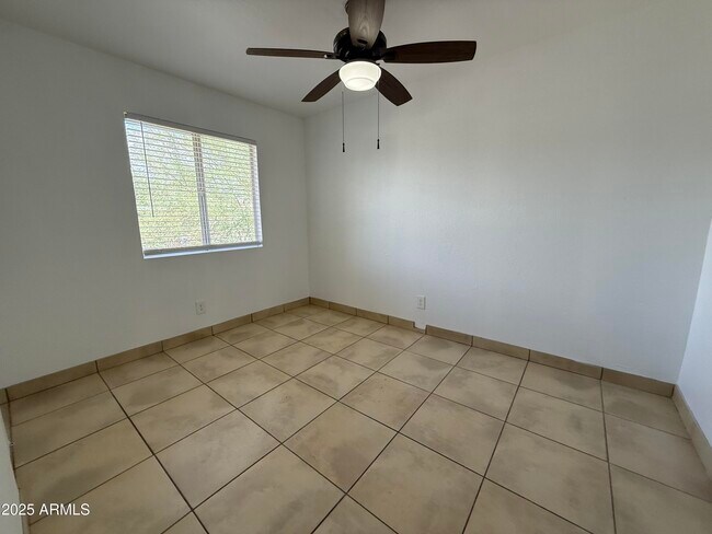 Building Photo - 1551 E Christy Dr