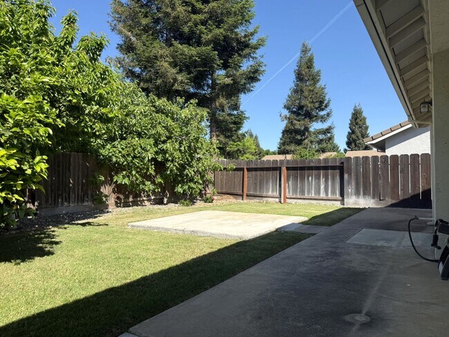 Building Photo - Charming 3-bedroom, 2-bath home in North Merced!