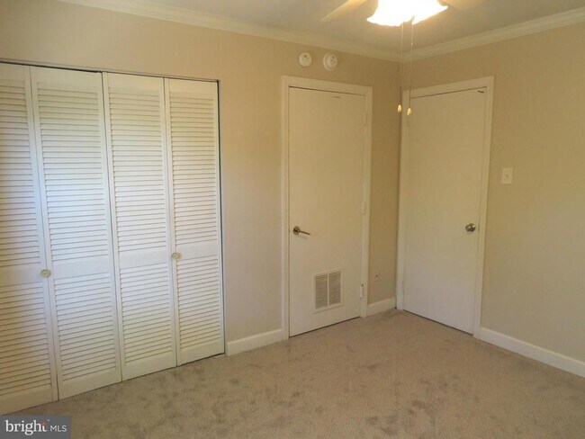 Building Photo - 126 Berwick Pl