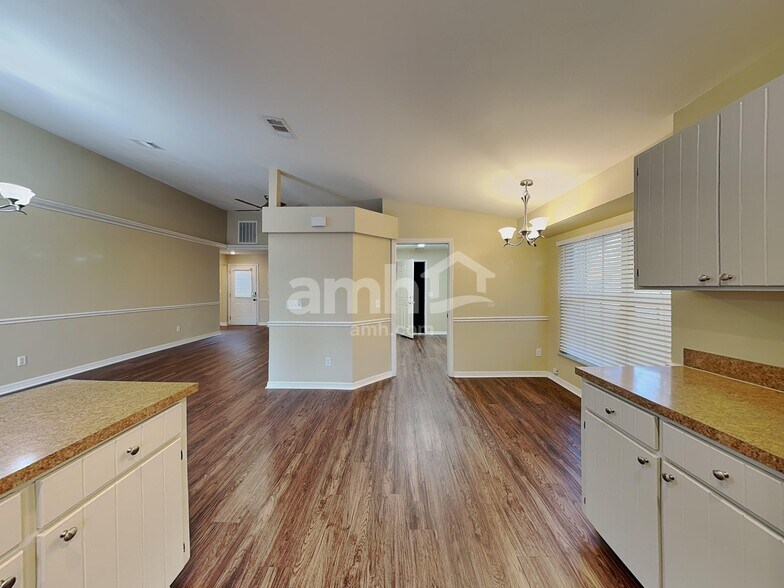 Building Photo - 6109 Cacao Dr