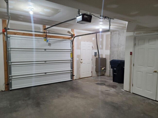 Building Photo - 3 Bedroom Townhome for Rent in Waynesboro!