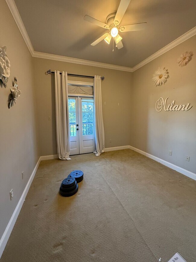 Building Photo - Must See this Beautiful  3/2 Townhome  Available NOW