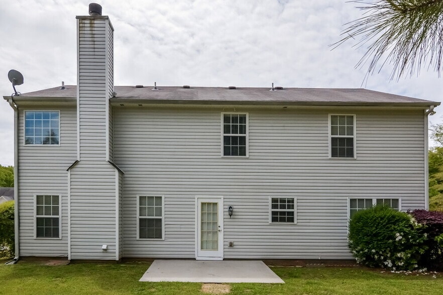 Building Photo - 3511 Hamilton Creek Trail NE