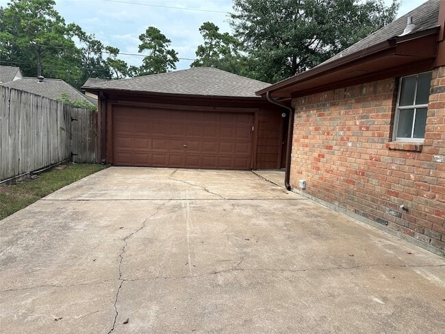 Building Photo - 11610 Cypresswood Dr