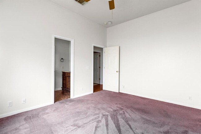 Building Photo - 106 Wisteria Dr