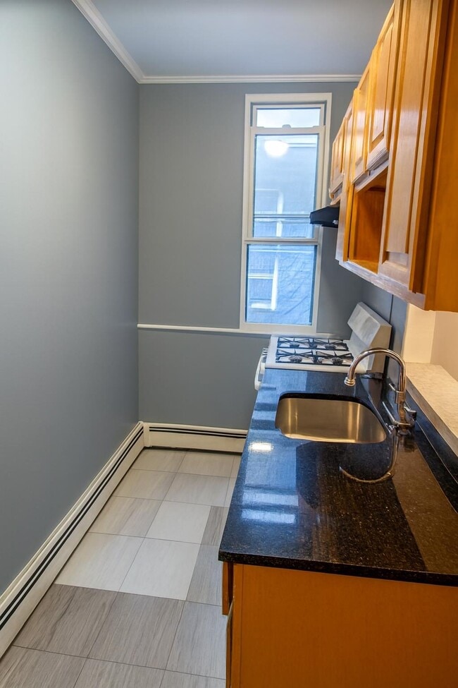 Building Photo - 95 W 17th St