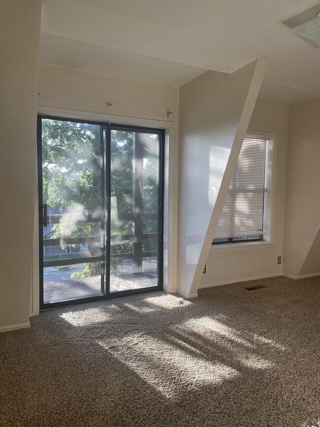 Building Photo - 103 Myra Ln