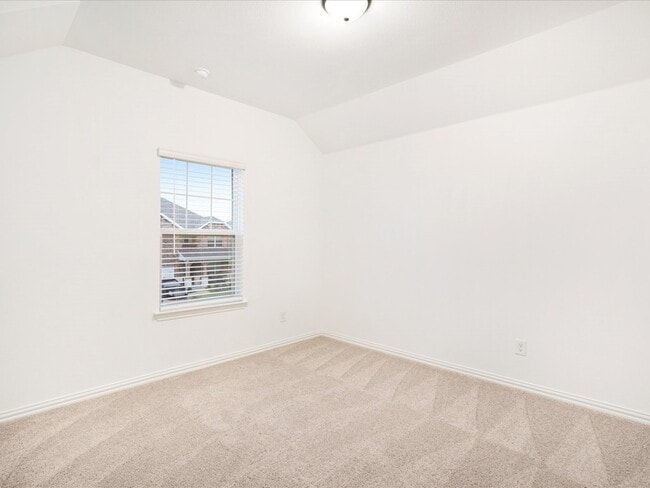 Building Photo - 2116 Sunnymede Dr