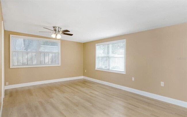 Building Photo - 4622 W El Prado Blvd