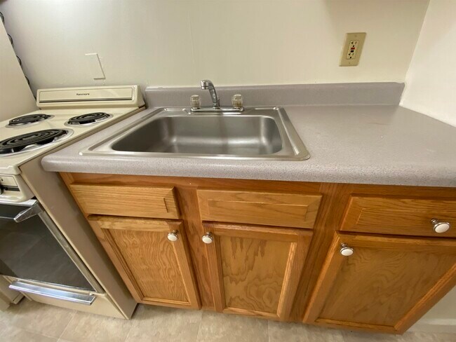 Building Photo - 93 Second St