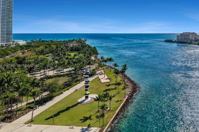 Building Photo - 100 South Pointe Dr