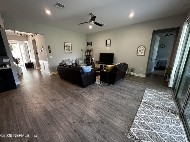Building Photo - 8613 Homeplace Dr
