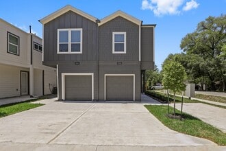 Building Photo - 13517 Axel Ln