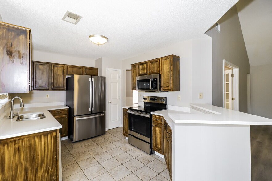 Building Photo - 6963 Naples Dr