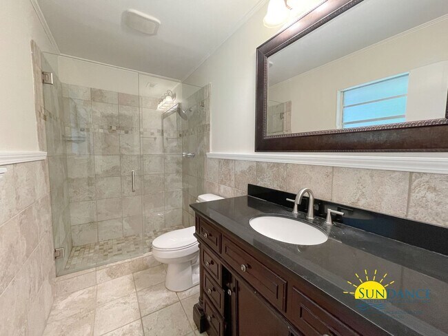 Building Photo - Updated 3-Bedroom Home in desirable Kenwood neighborhood!