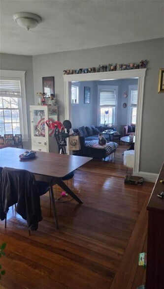 Building Photo - 835 Fellsway