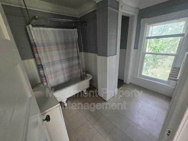 Building Photo - 334 Clay St