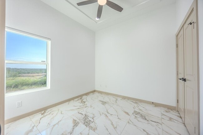 Building Photo - 3912 Texas Dr