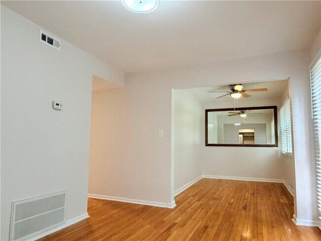 Building Photo - 1166 Booth Rd
