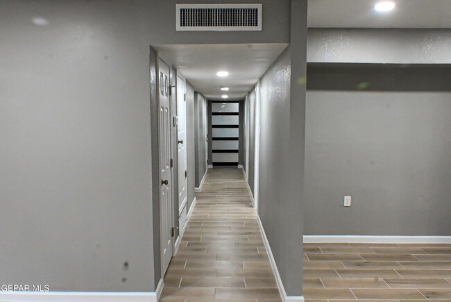 Building Photo - 3405 Hixson Street