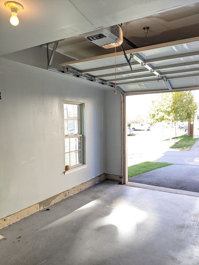Building Photo - Bottom level (two story) *END UNIT* condo ...