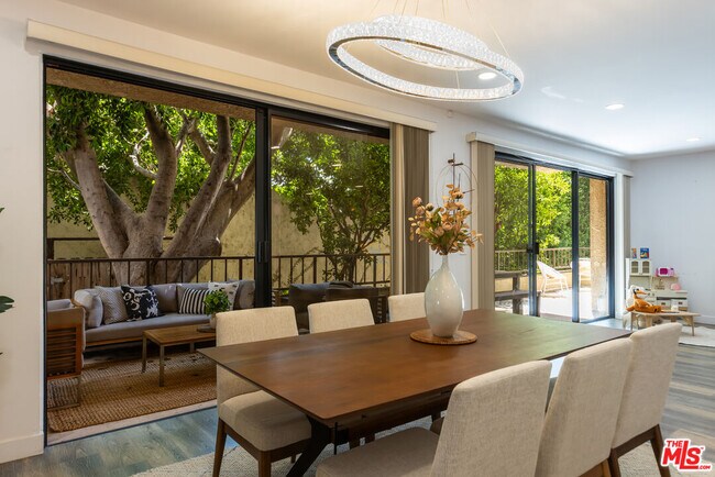 Building Photo - 1210 Kings Rd