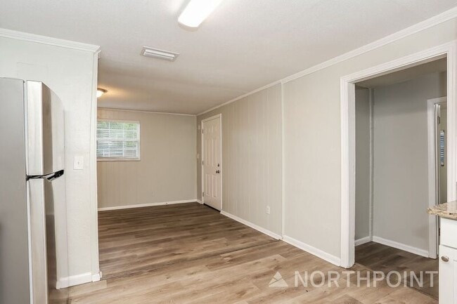 Building Photo - 10539 Gailwood Cir E