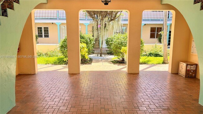 Building Photo - 736 13th St