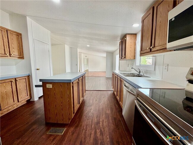 Building Photo - 831 Rolling Block Dr