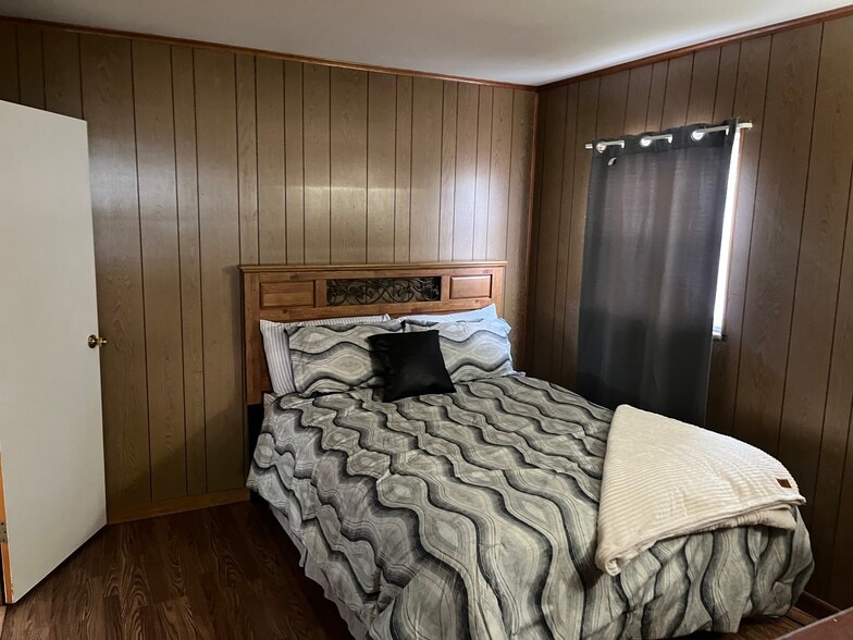 Bedroom with night dresser. - 343 17th St