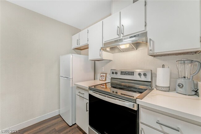 Building Photo - 3602 Gaylord Dr