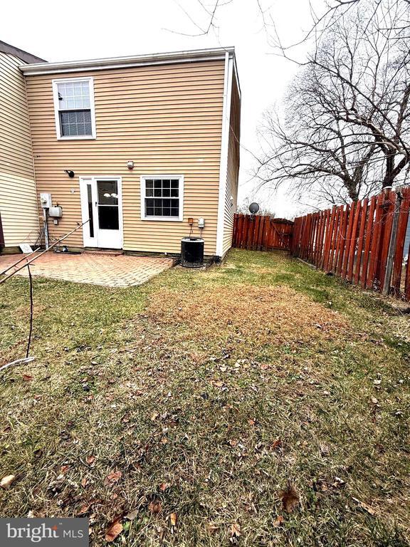 Building Photo - 19445 Breezedale Ln