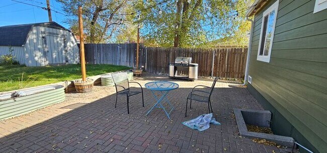 Building Photo - For Rent 2 Bedroom 1 Bathroom 1 Car Garage