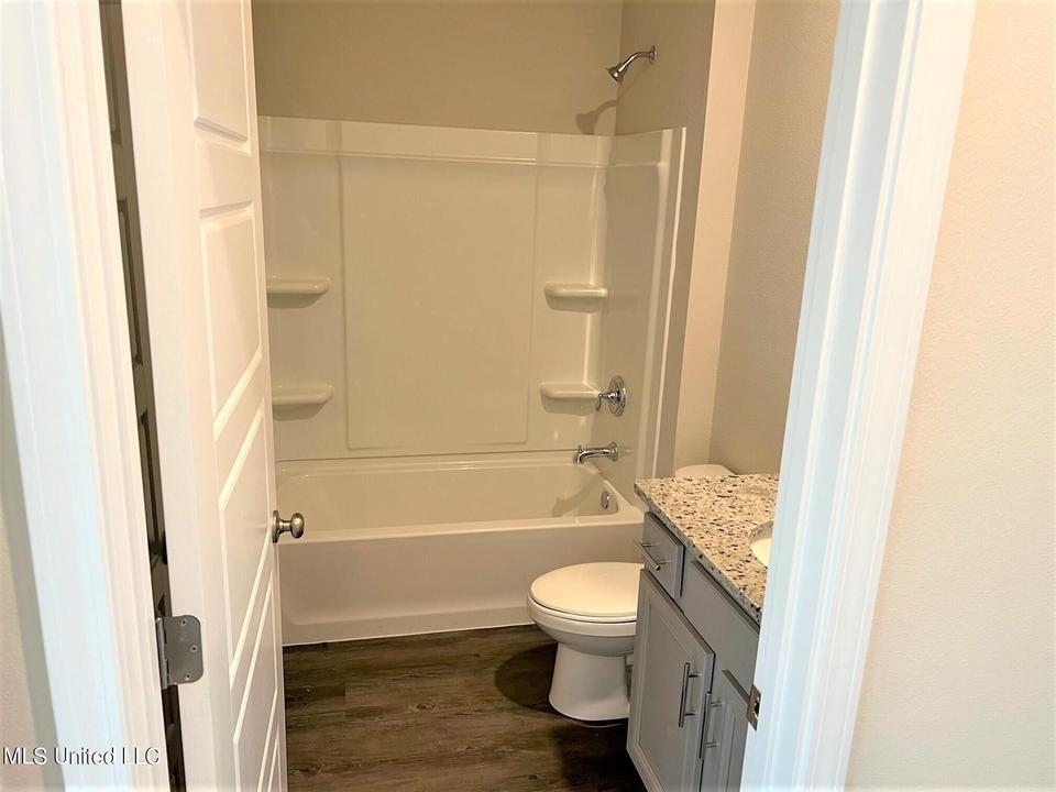 Building Photo - 1034 Enclave Cir