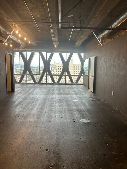 Building Photo - 2404 Wilshire Blvd