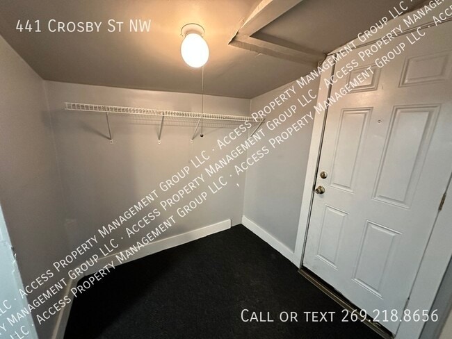 Building Photo - 441 Crosby St NW