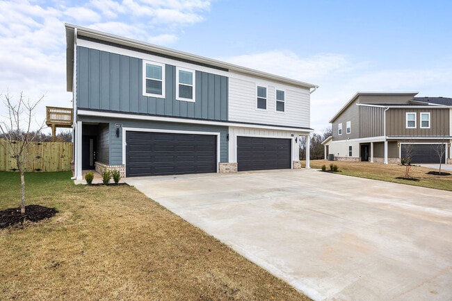 Building Photo - 2602 SW Convent St