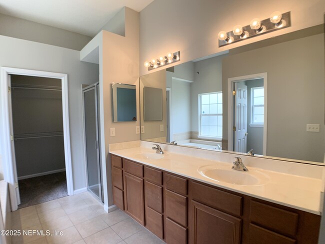 Building Photo - 1213 Harbour Town Dr