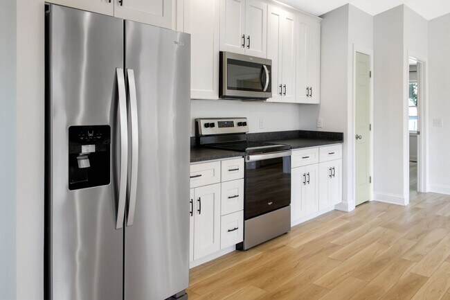 Building Photo - Beautiful One-Level Home in Pristine Condition - Move-In Ready!