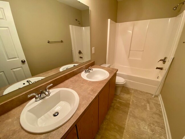Building Photo - COMING SOON!! Stunning 4 Bedroom 2.5 Bathr...