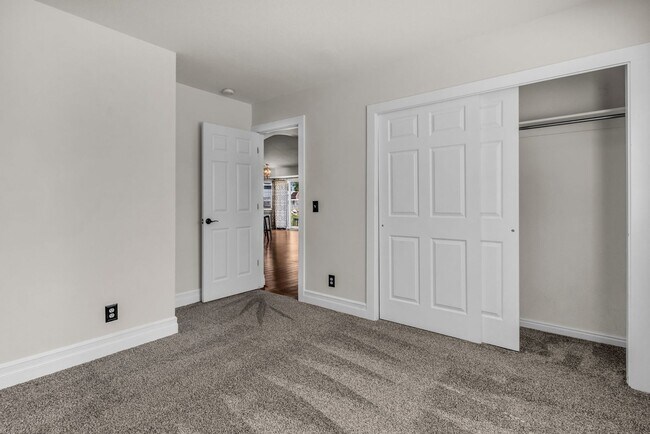 Building Photo - Charming Kaysville Home in Quiet Cul-de-Sac Near Trails