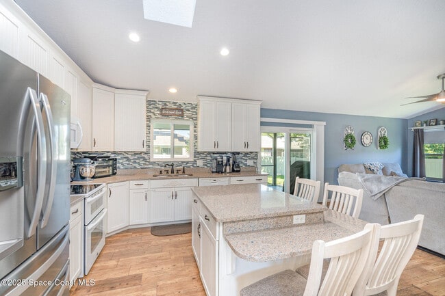 Building Photo - 1781 Radisson St NW